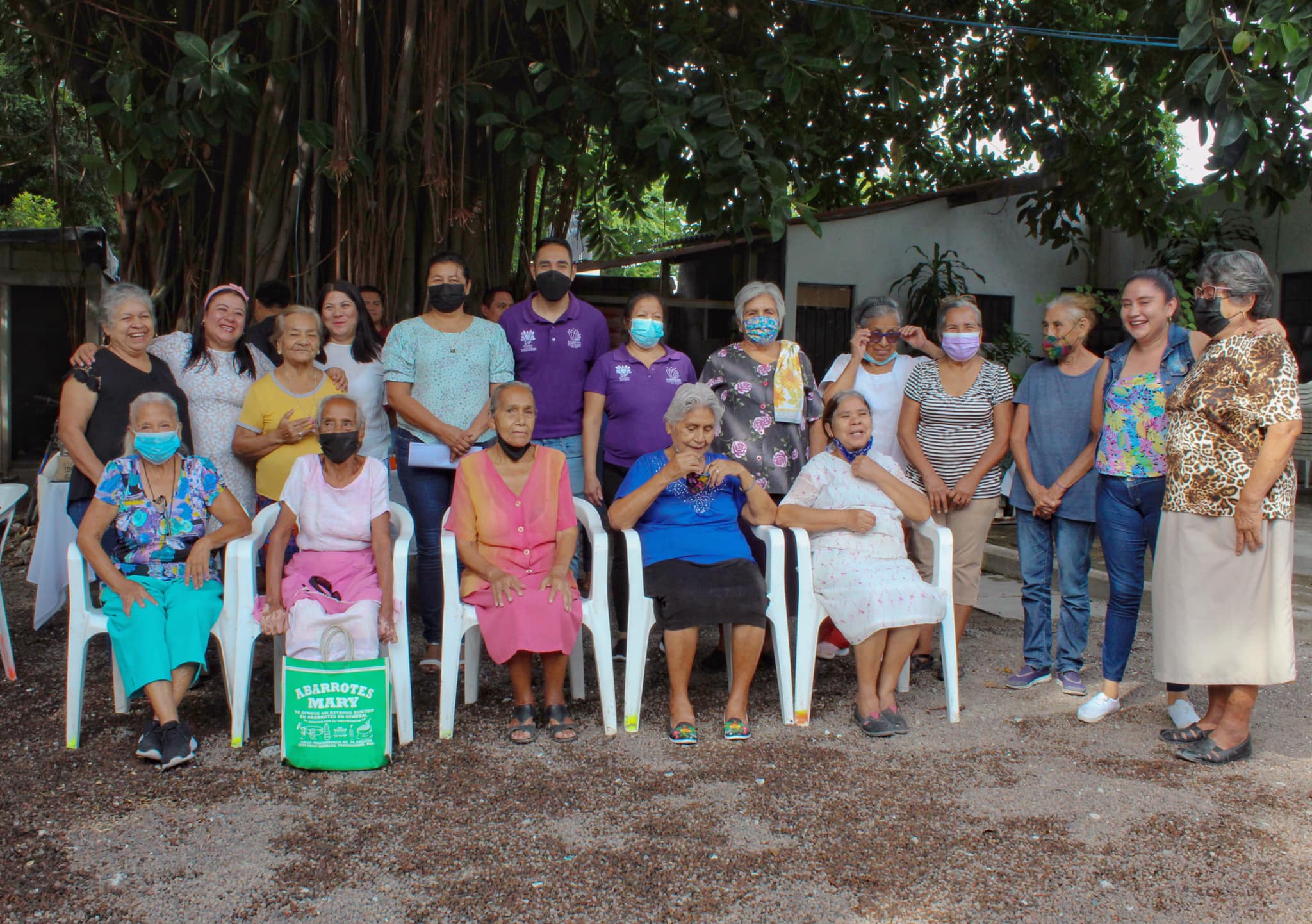 TALLER DE MANUALIDADES EN PIEDRA PARA ADULTOS MAYORES